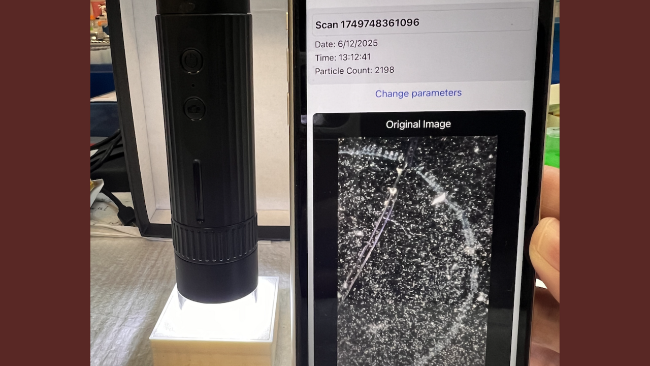 BactiSee works with a smartphone to provide a visual and quantitative assessment of surficial bacteria. Credit: Yuzhen Zhang 